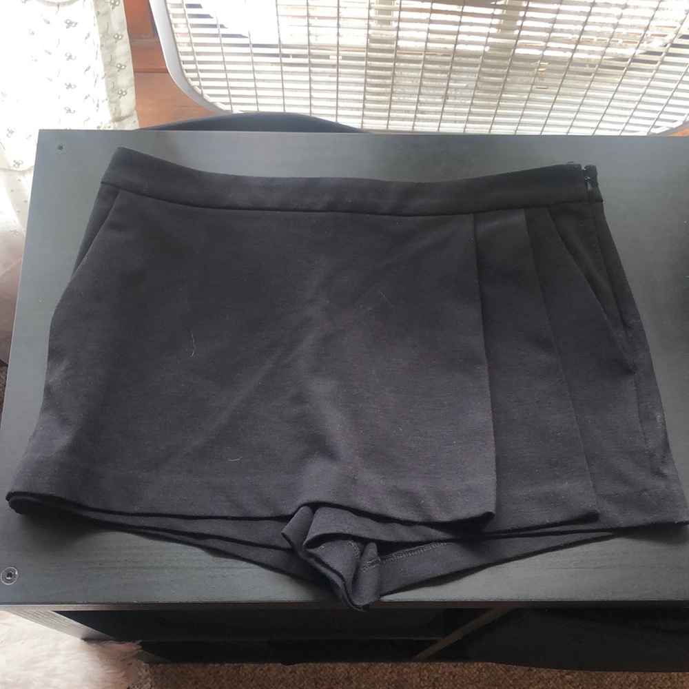 Silence and Noise black skort